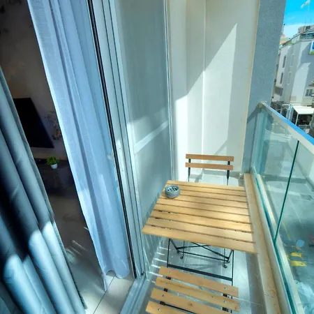 Apartment Modern And Spacious One Bedroom Cpac2-2